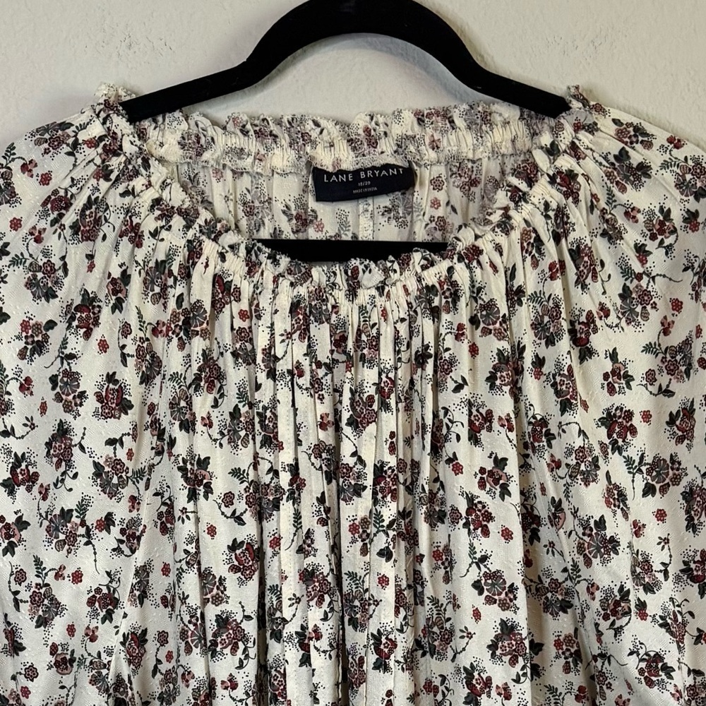 Lane Bryant Puff-Sleeve Crew Neck Pintuck Blouse Top White Floral Stretch 18/20 - Picture 3 of 12